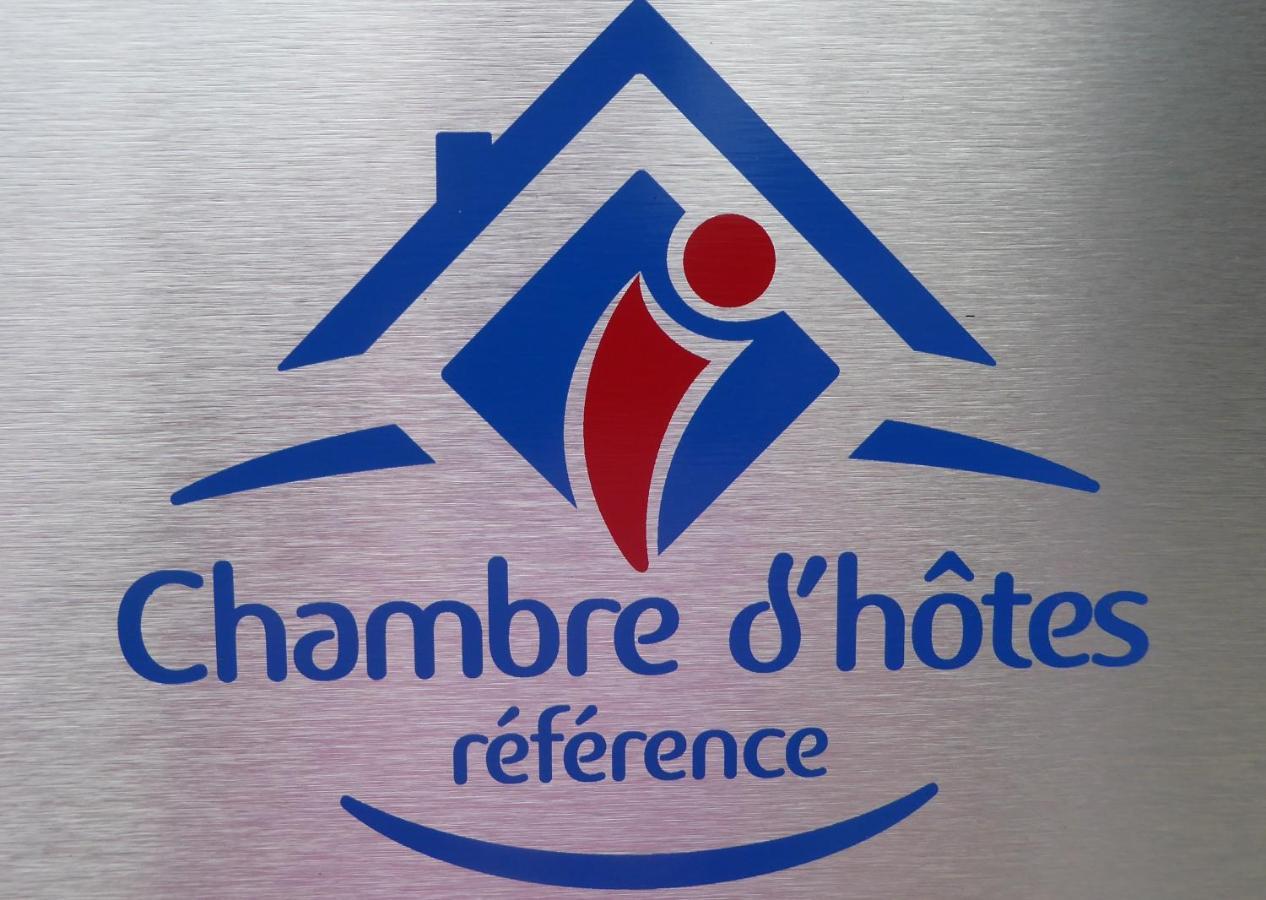 Bienvenue A La Fremigere Bed & Breakfast Жонзак Екстериор снимка